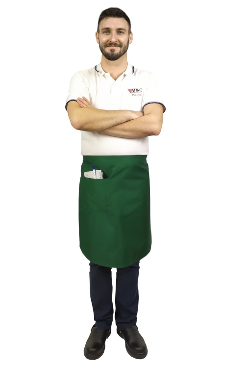 Zelená čašnícka zástera barmanská s dĺžkou 60 cm.